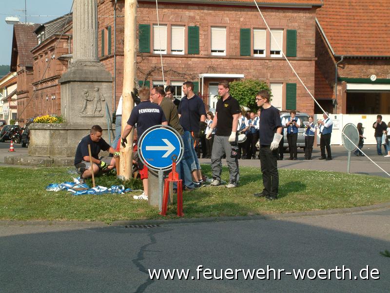 2011-04-30 Maibaumaufstellung (19).JPG